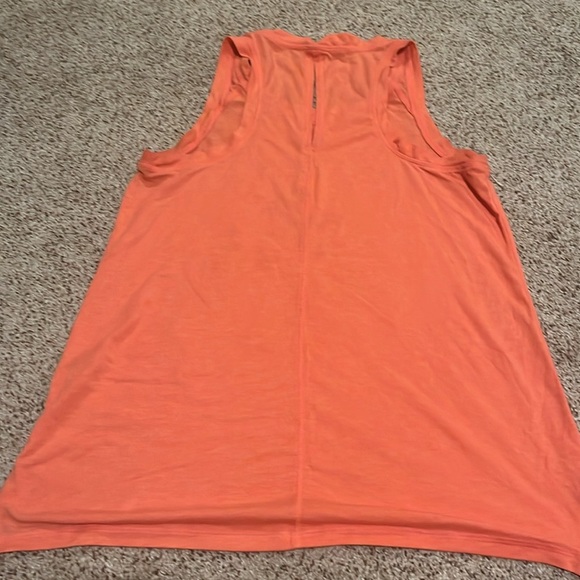 Champion Salmon Colored Key Hole Back Athletic Wear Size Medium - Picture 2 of 8